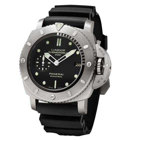 panerai luminor submersible 2500m.